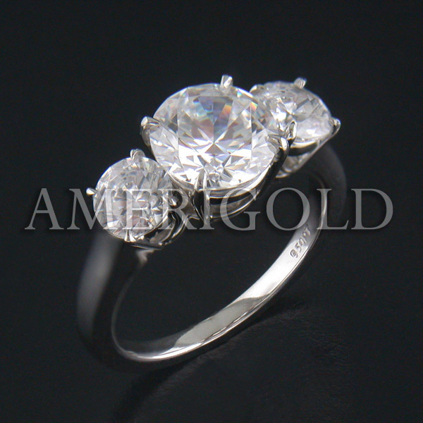 Round Diamond 3 Stone Ring