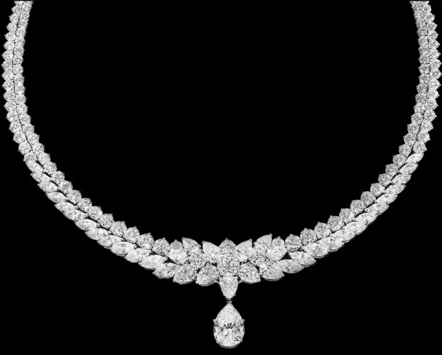 Luxurious jewelry design Custom Necklace Pear Shape and Round Diamond